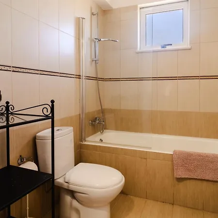 Apartment Athina Mackenzie 2 Bedroom Flat Larnaka