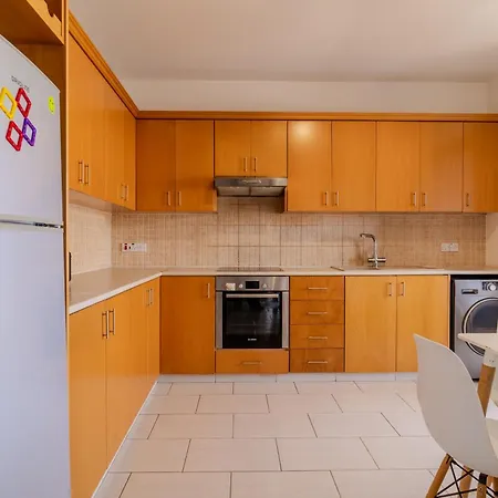 Apartment Athina Mackenzie 2 Bedroom Flat With Pool *
