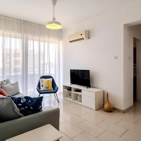 Athina Mackenzie 2 Bedroom Flat With Pool Apartment