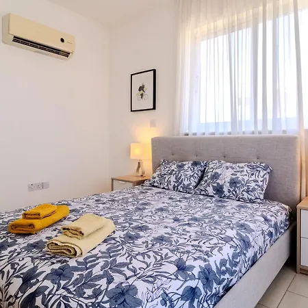 Apartment Athina Mackenzie 2 Bedroom Flat With Pool *
