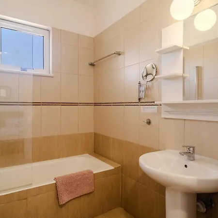 Apartment Athina Mackenzie 2 Bedroom Flat *