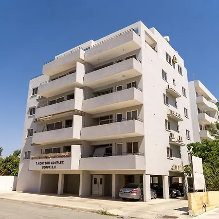 Apartment Athina Mackenzie 2 Bedroom Flat Larnaka