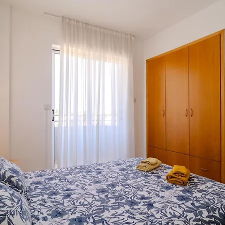 Athina Mackenzie 2 Bedroom Flat With Pool Larnaca